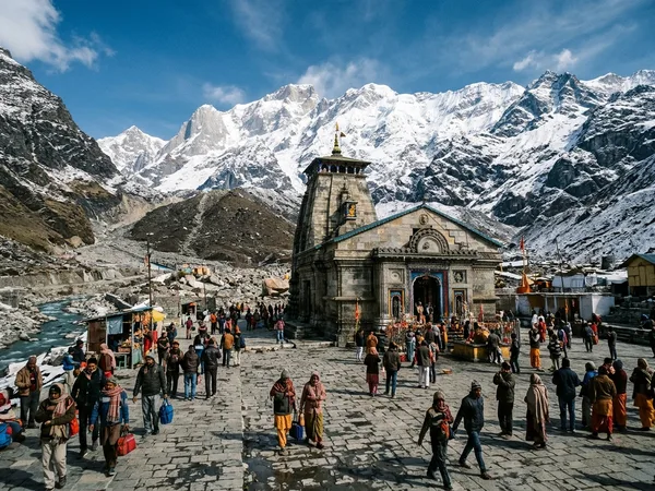 Kedarnath Jyotirlinga Temple amidst Himalayan peaks