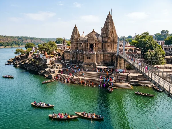 Omkareshwar Jyotirlinga on Mandhata Island in Narmada